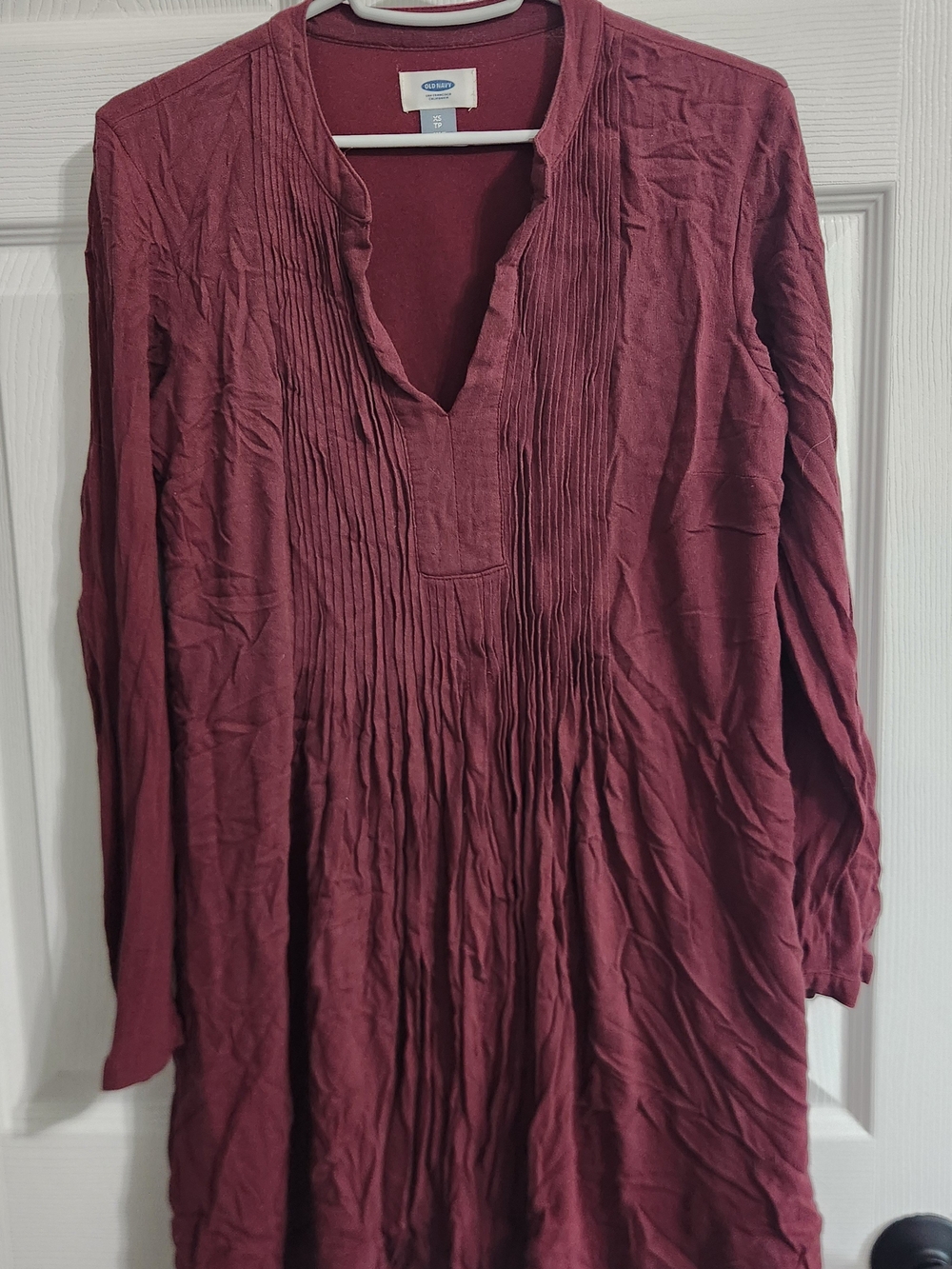 Old Navy Long-Sleeve Pintuck Tunic‎ Top - Wine
